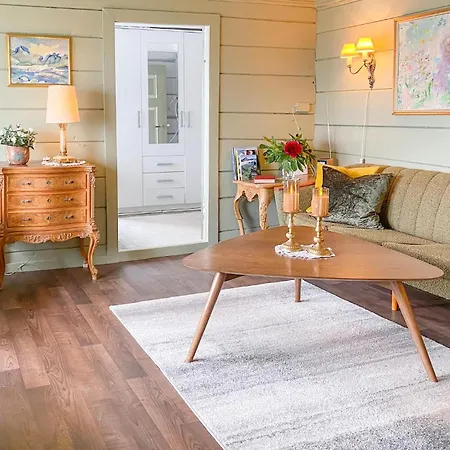 Casa de Férias Stunning In With Kitchen Ålesund