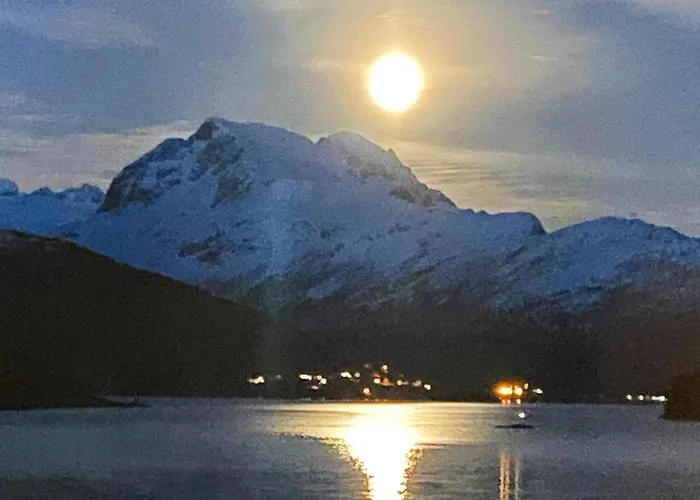 Casa de Férias Stunning In With Kitchen *